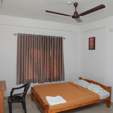 Sivaranjini Tourist Guruvāyūr Exterior foto